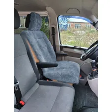 Exkluzivní sedák do auta z ovčí kožešiny šedý
